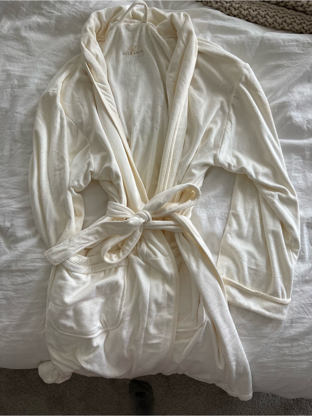Bellagio Bride Robe - Picture 5 of 7